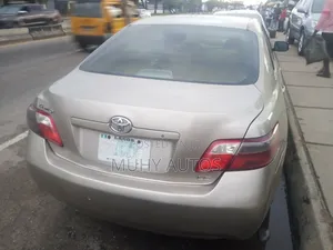 Toyota Camry LE 4dr Sedan (2.4L 4cyl 5A) 2007 Gold