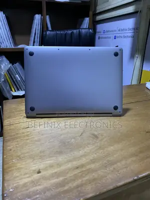 Laptop Apple MacBook Pro 2022 M2 16GB Apple M2 SSD 512GB