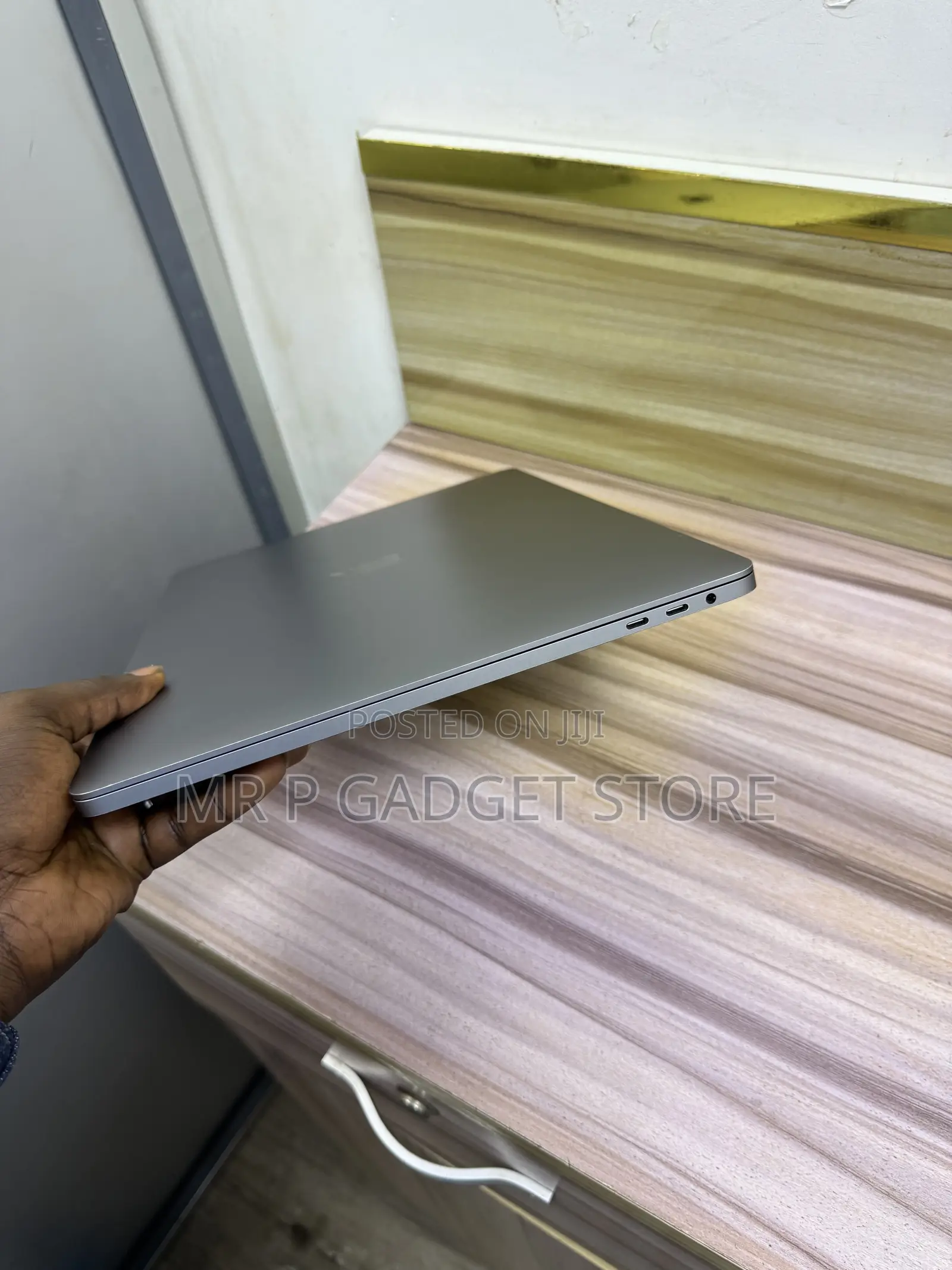 Laptop Apple MacBook Pro 2019 32GB Intel Core i9 SSD 1T