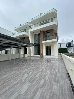 5bdrm Duplex in Chevron for sale