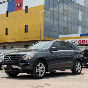 Mercedes-Benz M Class ML350 4dr SUV (3.5L 6cyl 7A) 2015 Black