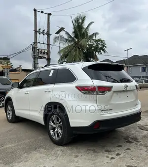 Toyota Highlander XLE V6 4x4 (3.5L 6cyl 6A) 2016 White