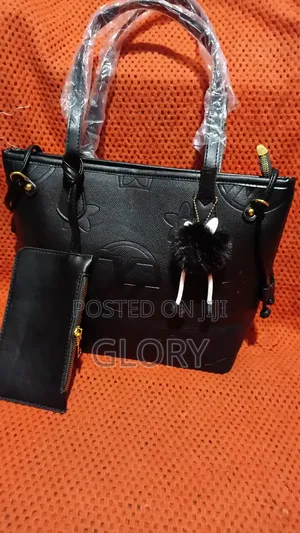 Title: Fashion Handbag for Ladies – Stylish Everyday Bag
