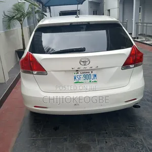 Toyota Venza LE 2010 White