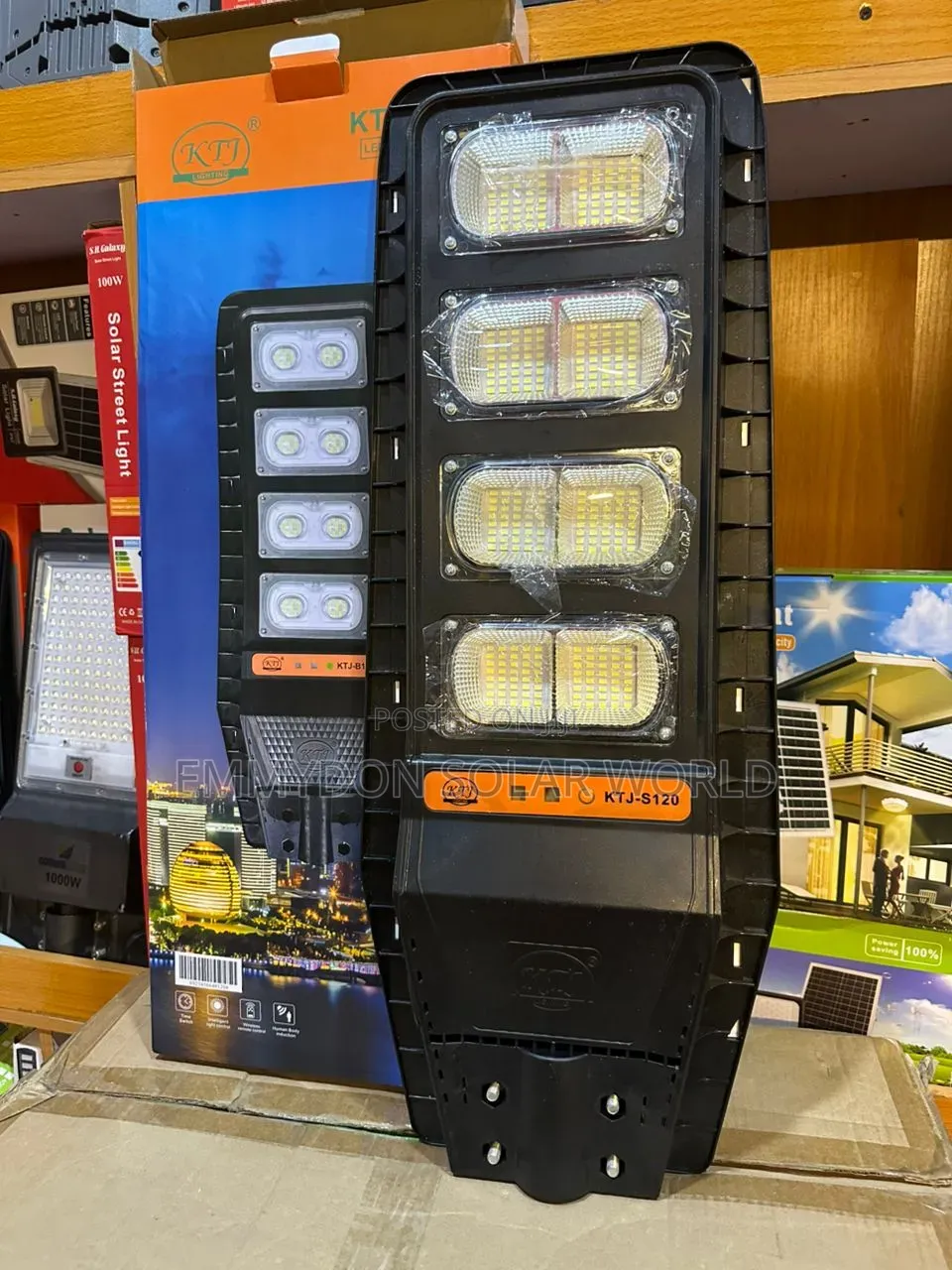 KTJ Solar Streets Lights 4 Eyes Divided