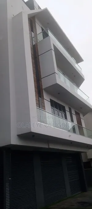 Furnished 3bdrm Apartment in Q2 Estate, Lekki Phase 1 for rent