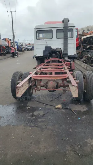 Foreign Used Iveco Cap and Chassis Truck 2004