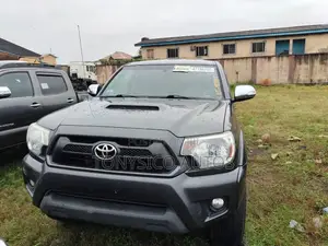 Toyota Tacoma 4dr Double Cab 5.0 ft. SB (2.7L 4cyl 4A) 2015 Gray