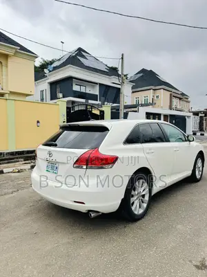 Toyota Venza LE 2010 White