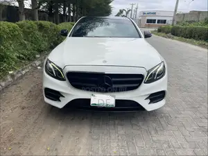 Mercedes-Benz E300 4Matic AWD Sedan (2.0L 4cyl 9A) 2017 White