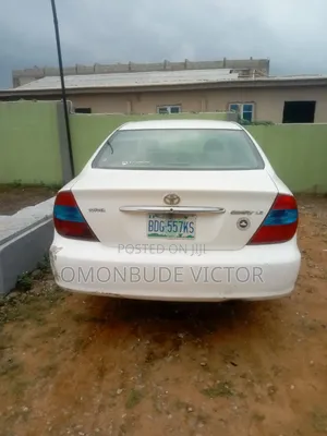 Toyota Camry LE 4dr Sedan (2.4L 4cyl 5M) 2004 White