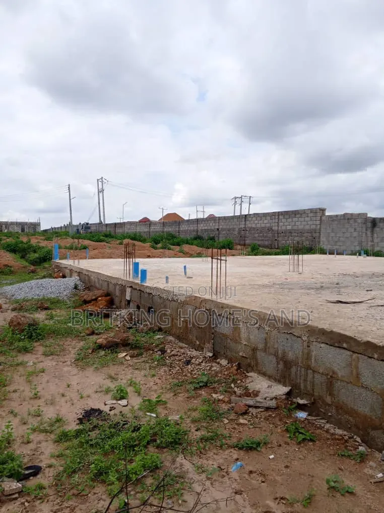 Estate Land