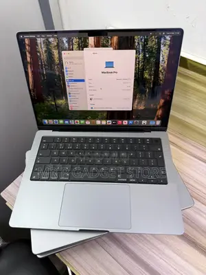 Laptop Apple MacBook Pro 2021 M1 16GB Apple M1 Pro SSD 512GB
