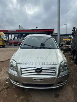 Toyota Avensis 1.6 VVT-i 2003 Silver