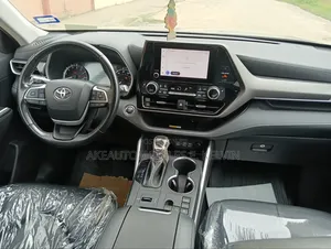 Toyota Highlander XLE FWD 2023 Black