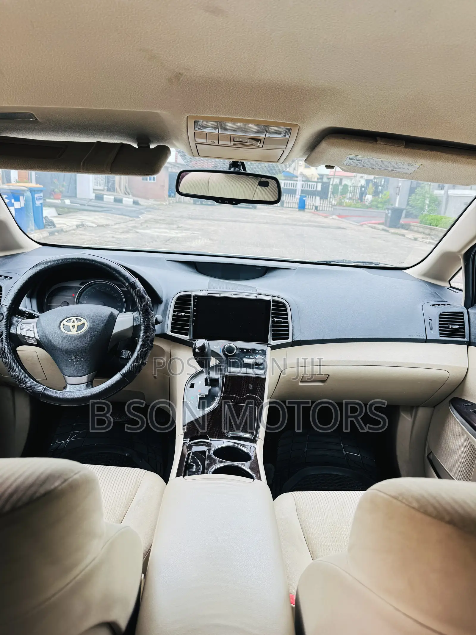 Toyota Venza LE 2010 White