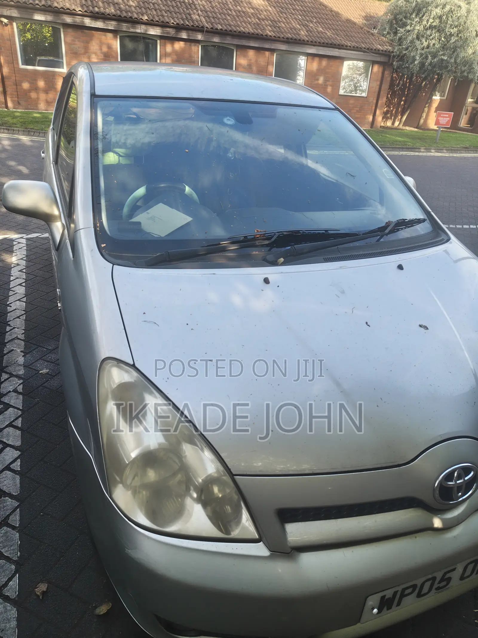 Toyota Verso 1.8 2009 Silver