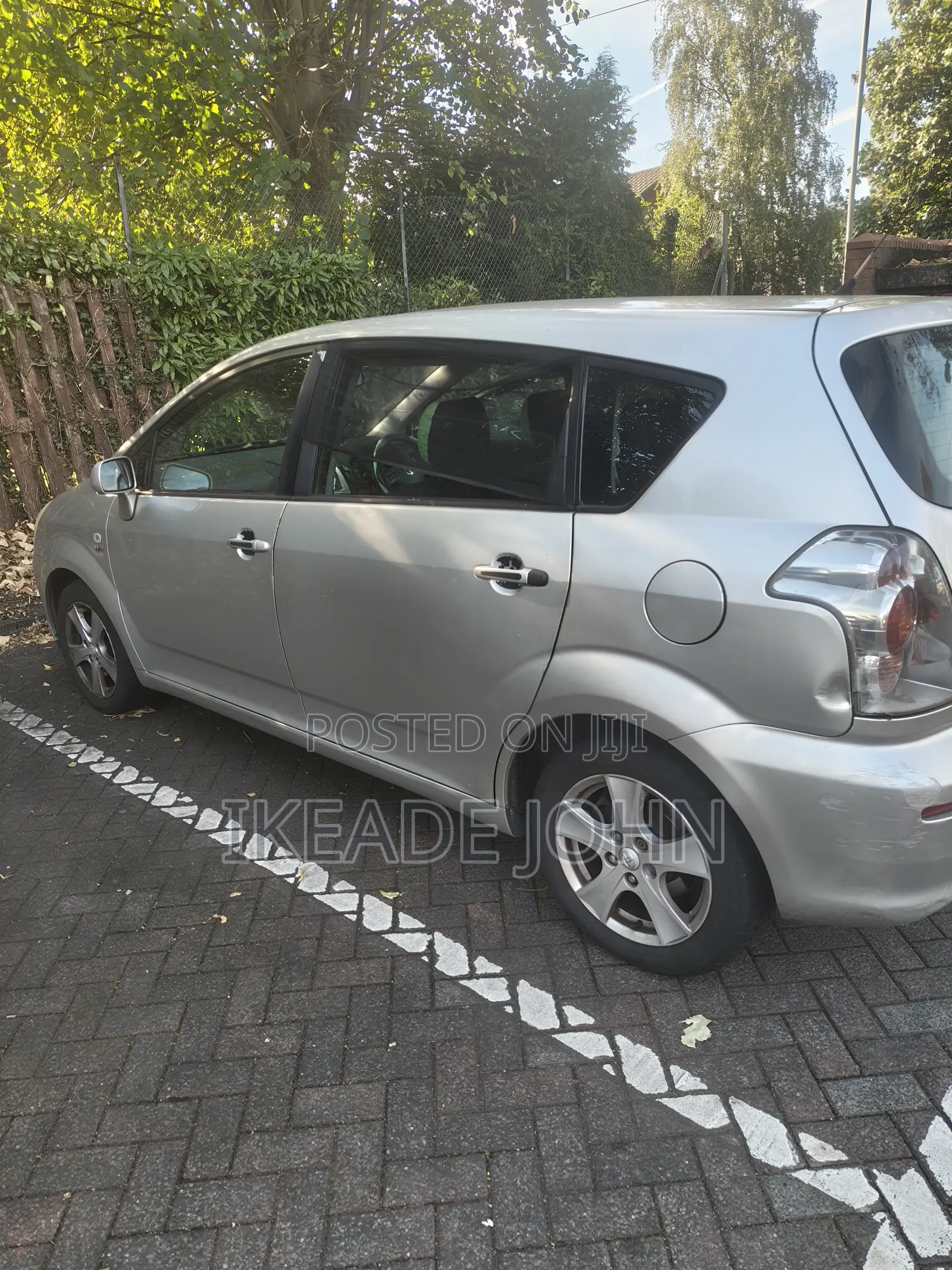 Toyota Verso 1.8 2009 Silver