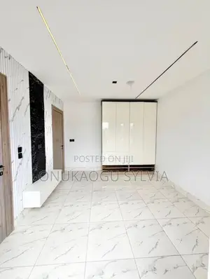 2bdrm Apartment in Lagos, Lekki Phase 1 for sale