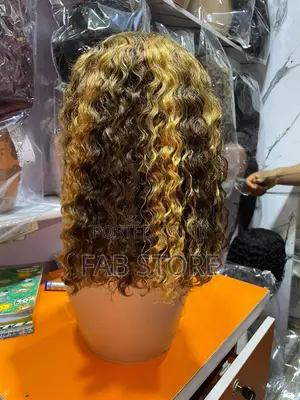 Frontal Jerry Curls 16” Piano Col