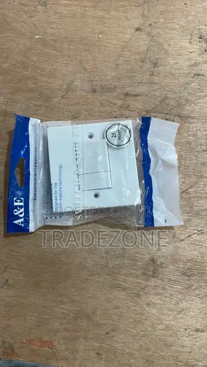 A E 3-Gang Switch