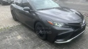 Toyota Camry 2018 Gray