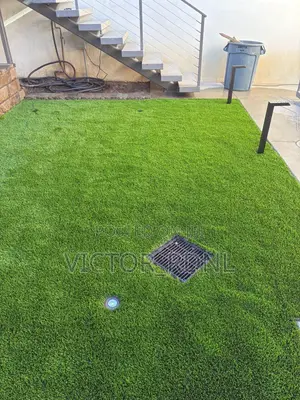 Tight Back, Artificial Grass