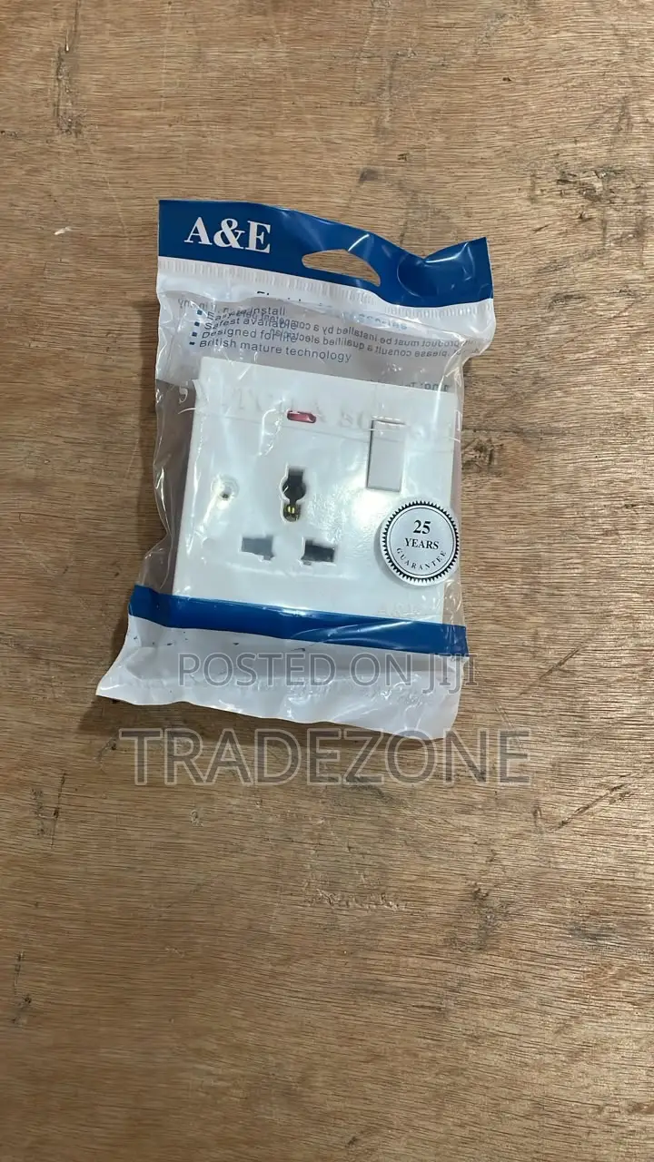 A E 13 Amps Socket