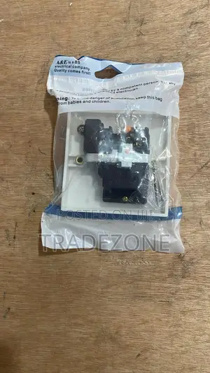 A E 13 Amps Socket