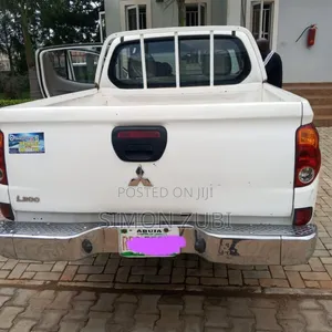 Mitsubishi L200 Double Cab 2.5 180hp 4WD 2009 White