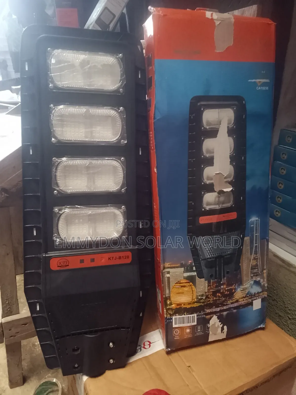KTJ Solar Streets Lights 4 Eyes Divided
