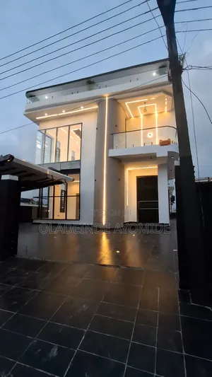 5bdrm Duplex in Sangotedo for sale