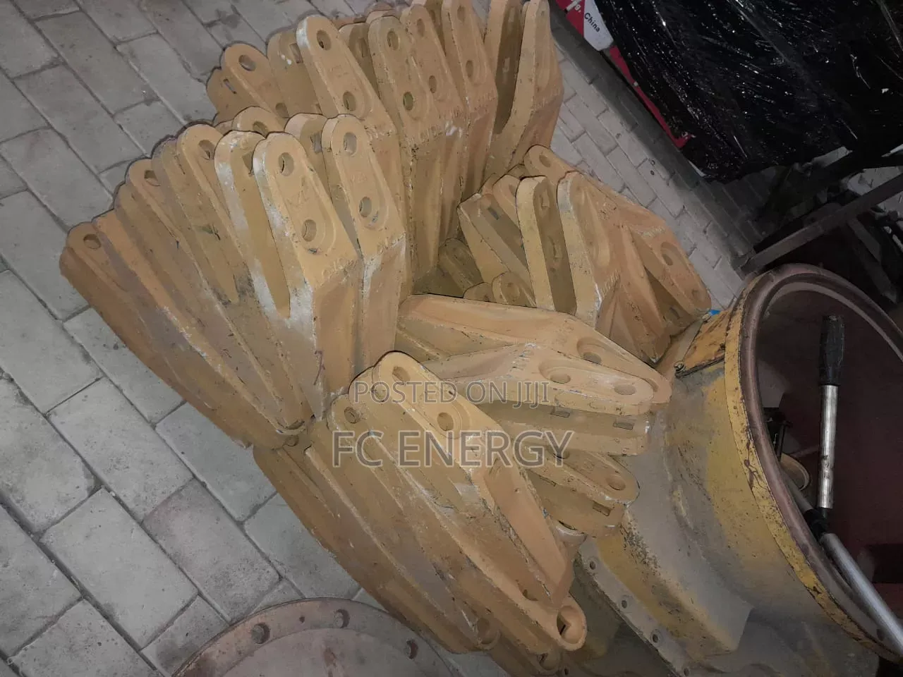 Payloader Teeth