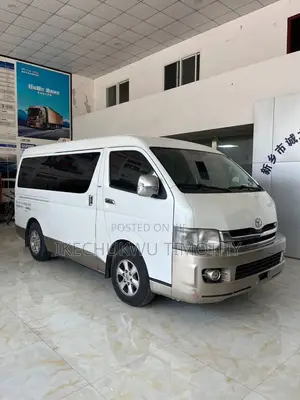 Toyota HiAce 2012 White