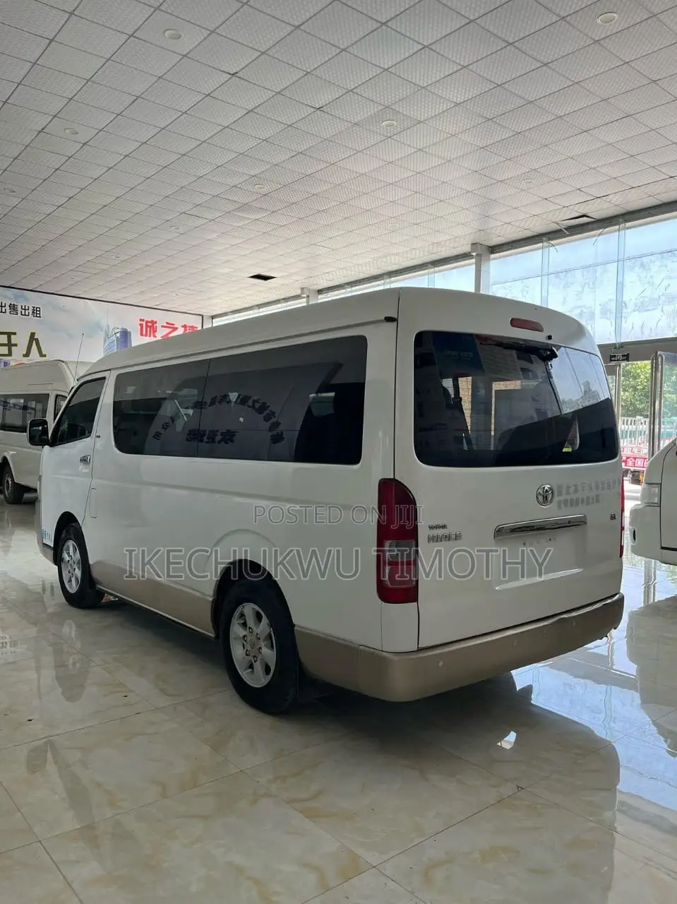 Toyota HiAce 2012 White