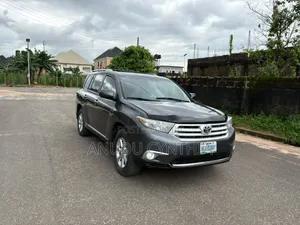 Toyota Highlander Limited 3.5L 2WD 2013 Gray