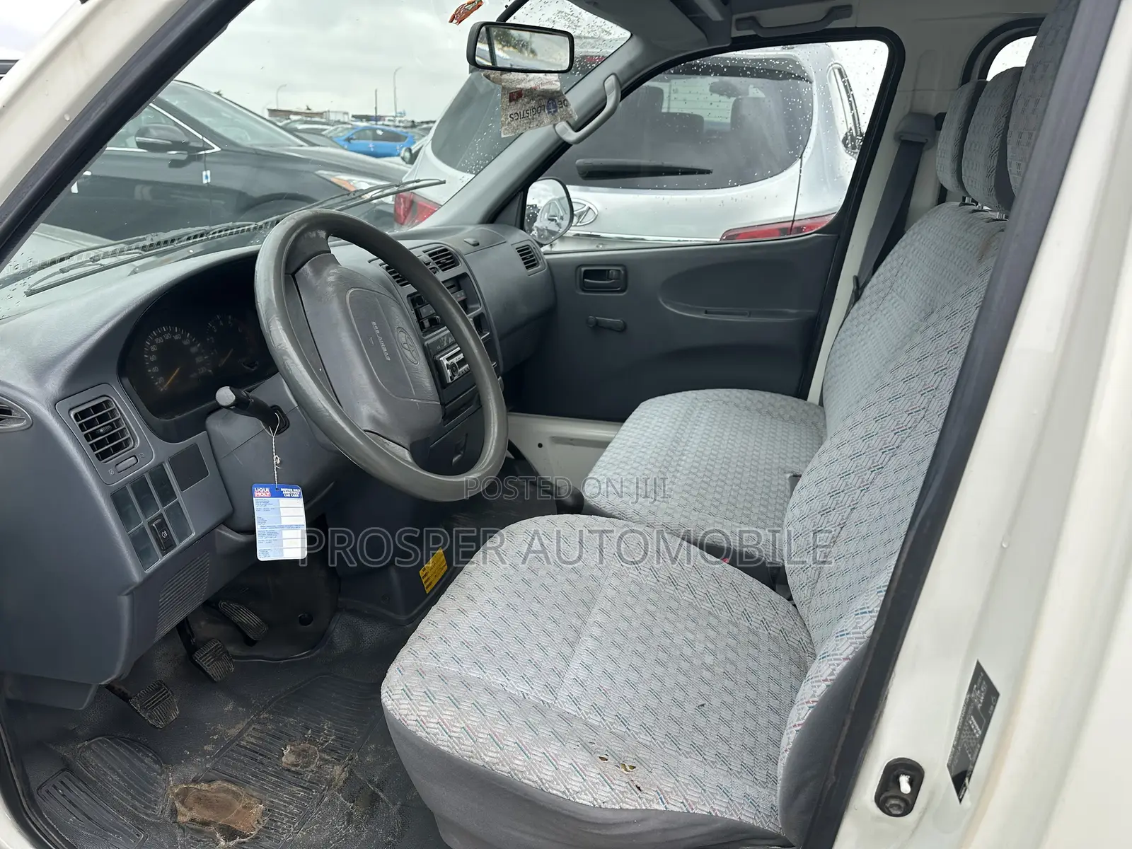 Toyota HiAce 2006 White