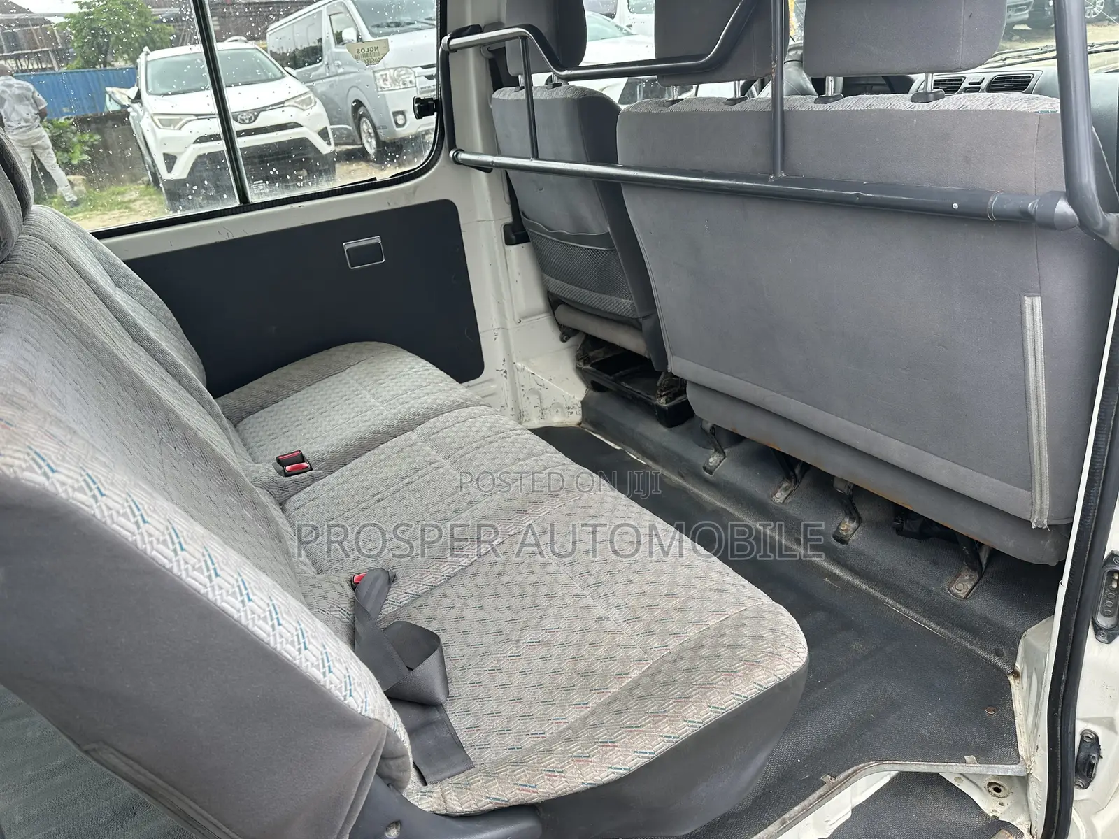 Toyota HiAce 2006 White