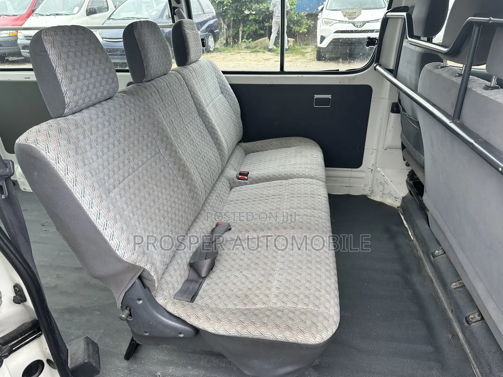 Toyota HiAce 2006 White