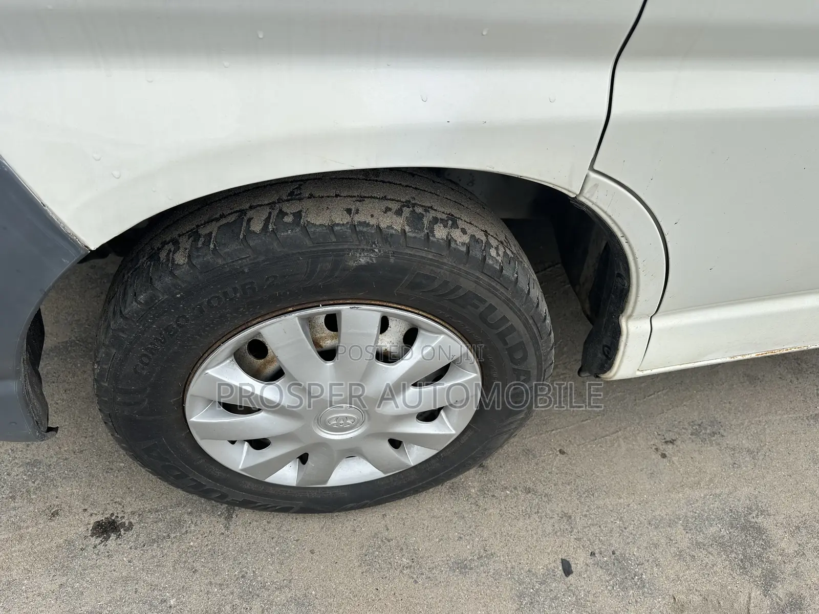 Toyota HiAce 2006 White