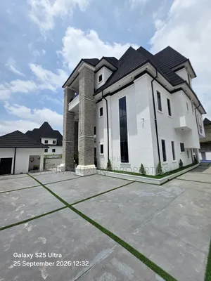 7bdrm Mansion in Faplins Estate, Lokogoma for sale