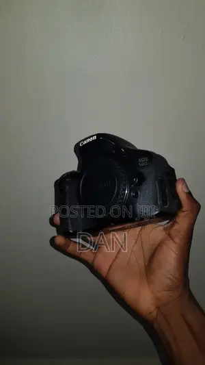 Used Canon EOS 600D DSLR With 18-55mm Lens-