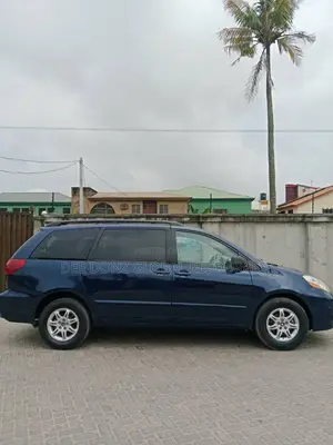 Toyota Sienna 2006 Blue