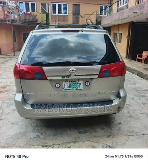 Toyota Sienna 2007 Silver