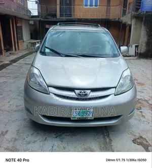 Toyota Sienna 2007 Silver