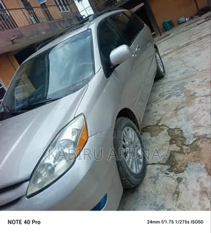 Toyota Sienna 2007 Silver