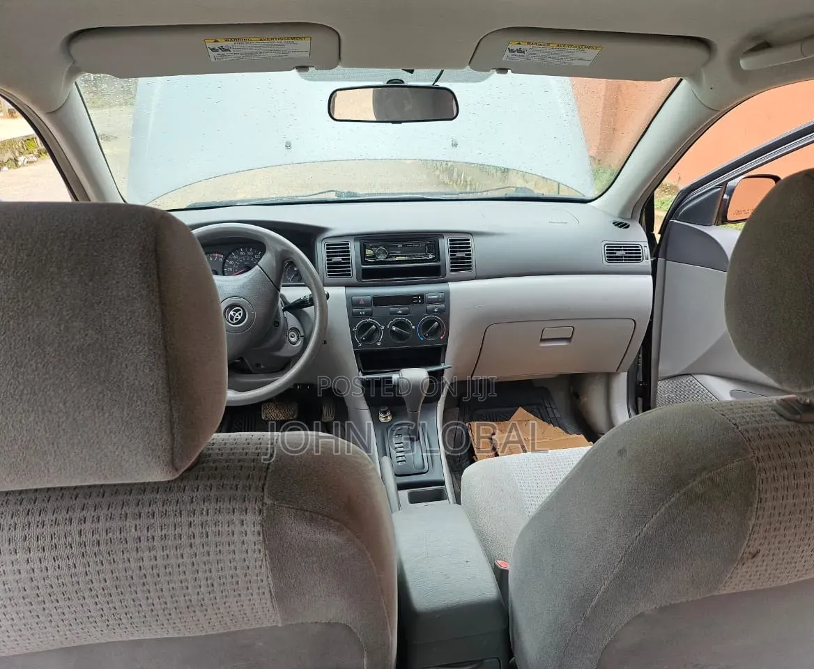 Toyota Corolla LE 2005 Gray