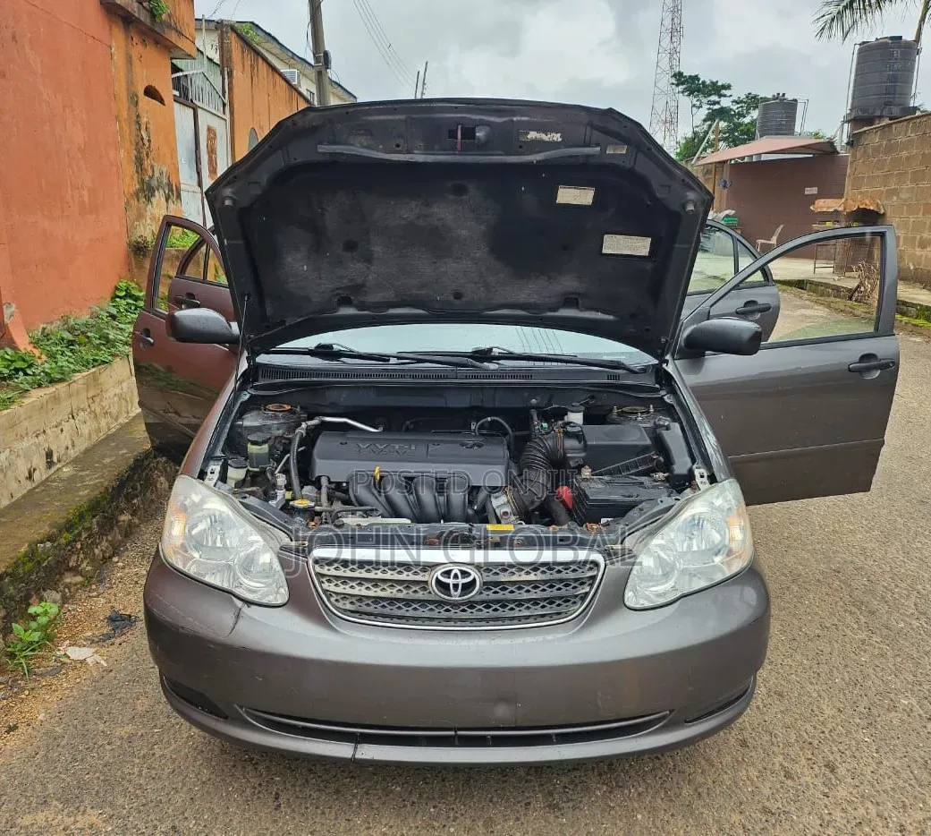 Toyota Corolla LE 2005 Gray