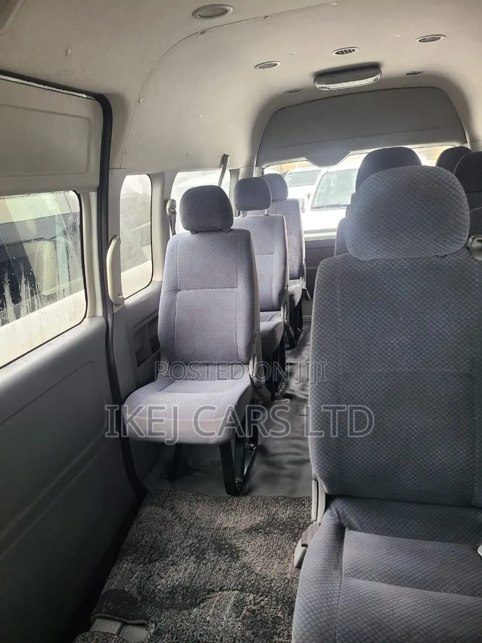 Toyota HiAce 2011
