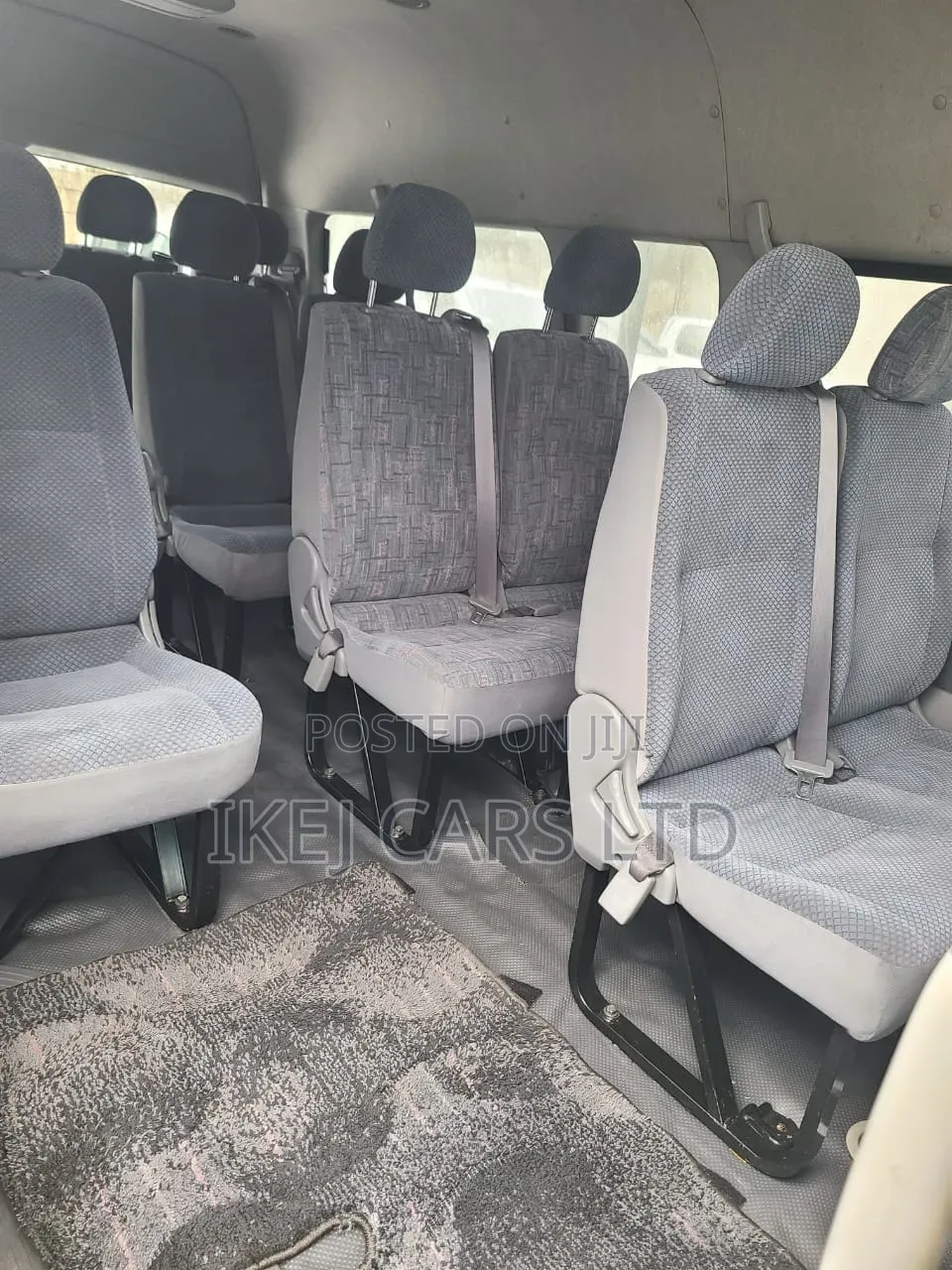 Toyota HiAce 2011
